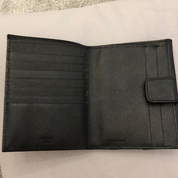Prada wallet - Picture 2 of 8